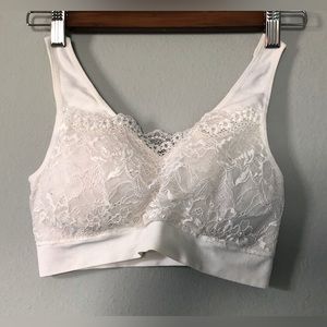 Stretchy white lace padded bralette